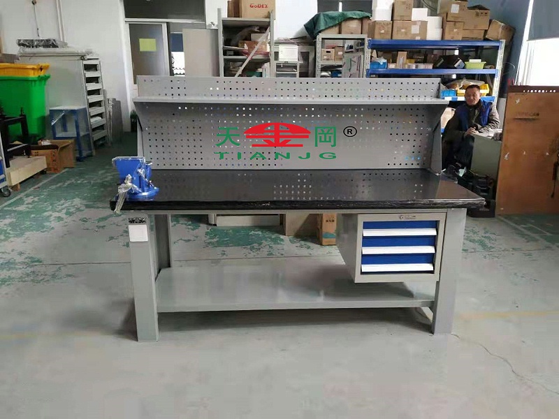 鉗工臺2 鉗工臺2