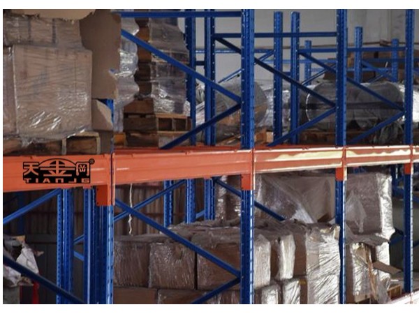 貨架定制廠家天金岡告訴你化工倉庫用哪種貨架更安全？