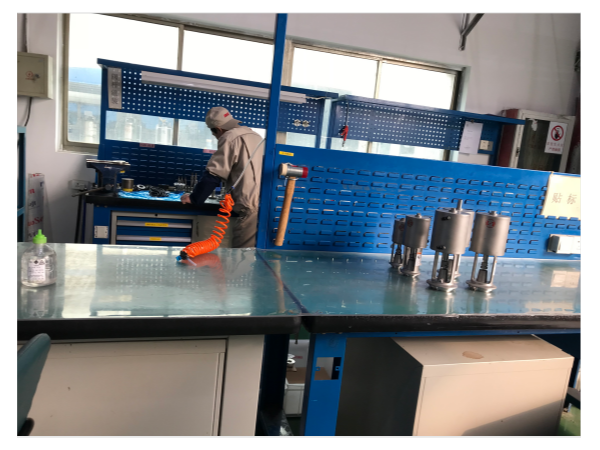 天金岡鉗工裝配桌--客戶場(chǎng)景