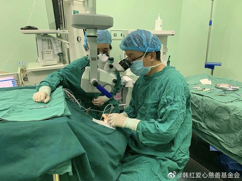 醫生全力以赴搶時間 醫生全力以赴搶時間
