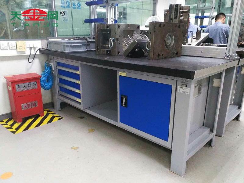 無(wú)塵車間精益生產(chǎn)工作臺(tái)