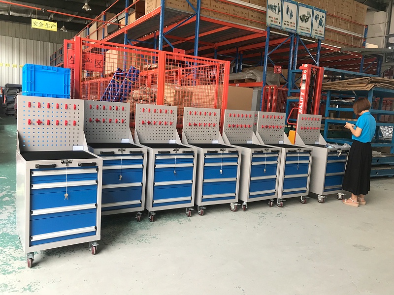 鐵工具柜廠家批發(fā)