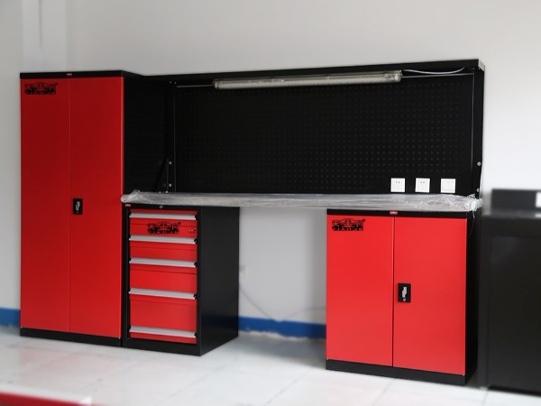 裝上一套這樣的組合柜，車間都不怕小啦！