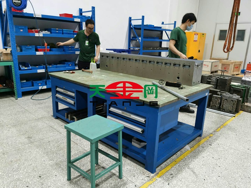 移動模具鉗工工作臺批發(fā)廠家